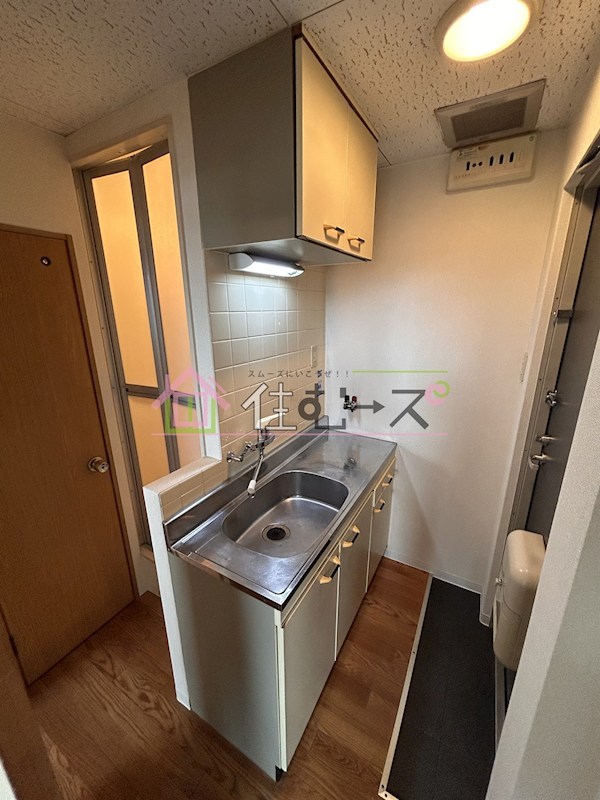 EST長居西 キッチン