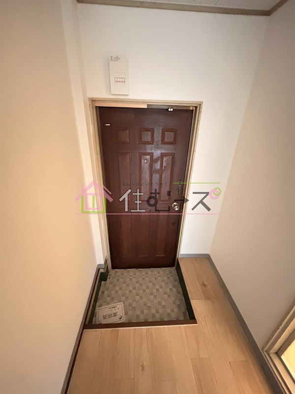 ナチュラル遠里小野 玄関