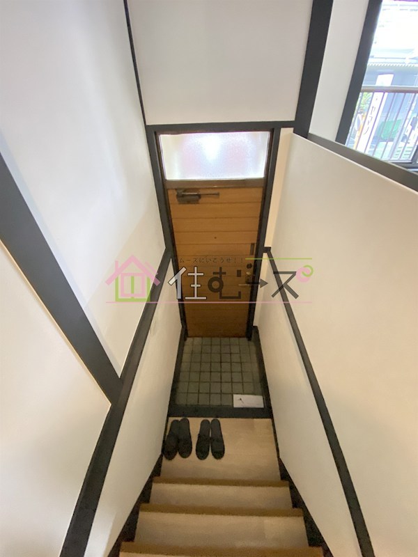 御幣島三丁目3階建て 玄関