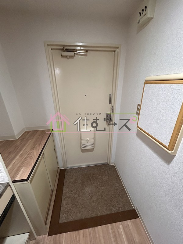 クイーンハイツ清水ヶ丘 玄関