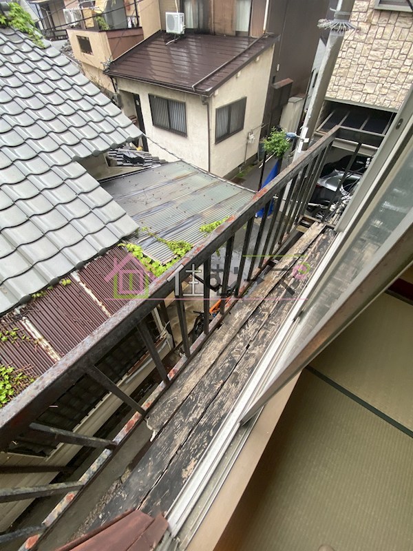 佃2丁目貸家 ベランダ