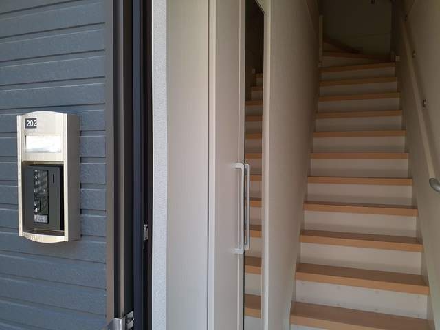 プチフローラ　北野田Ⅲ 玄関