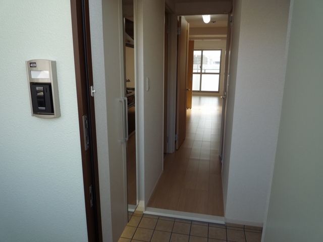 カーロ．アロッジオ 玄関