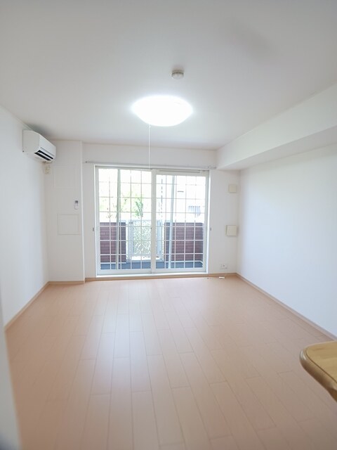 サイレント　プレイス リビング