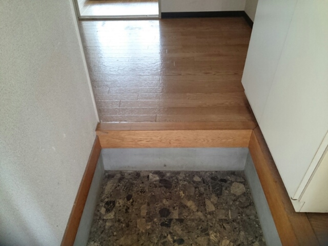 サニーハイツ 玄関