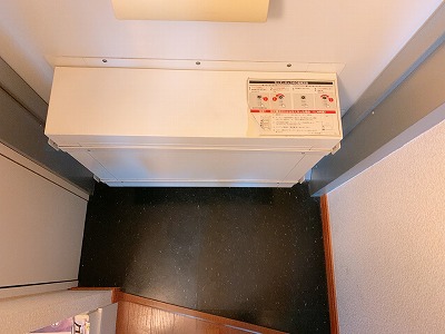 レオパレスいづみ 玄関