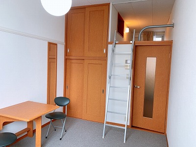 レオパレスいづみ ベッドルーム