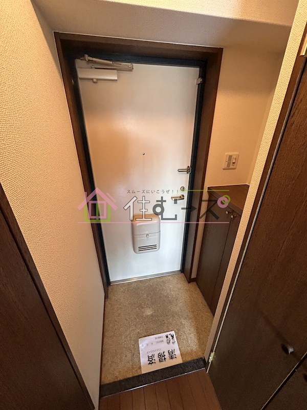 クラウンハイム夕陽丘 玄関