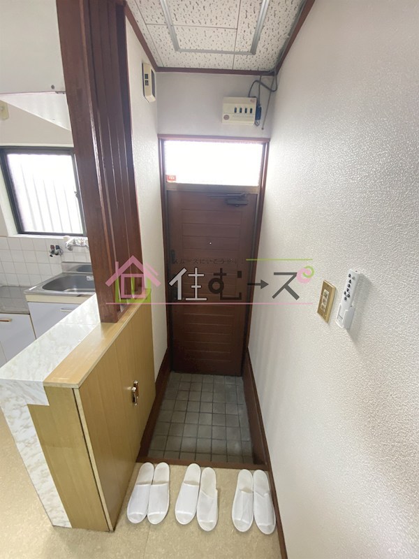 今市2-18-36貸家 玄関