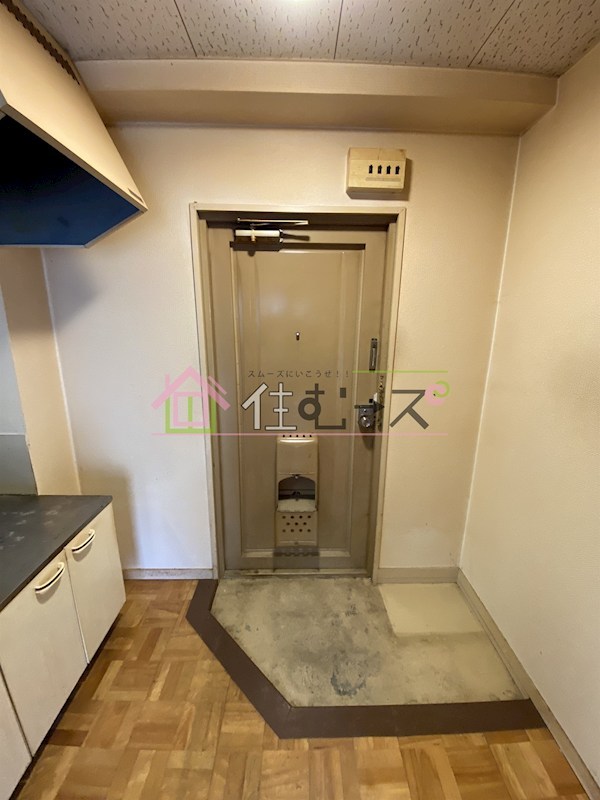 ヴィラナリー太子橋 玄関