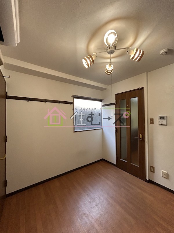 ロイヤルヴィラ昭和町 リビング