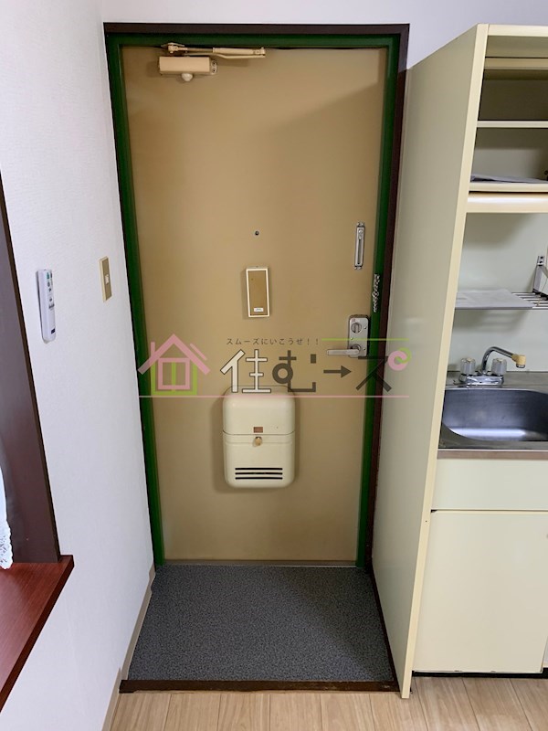 リバーサイドK 玄関