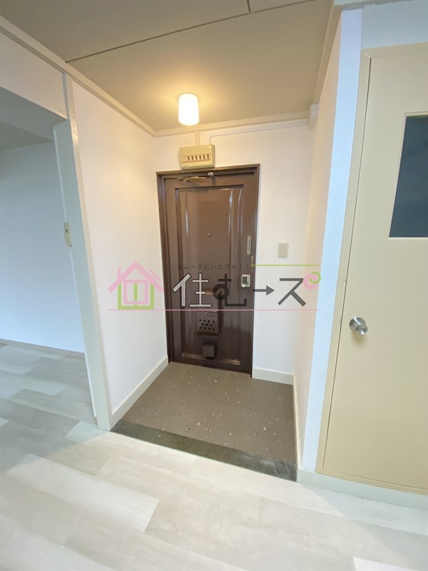 パインリーフ東三国 玄関