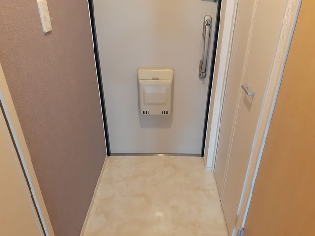 グラース滝井 玄関
