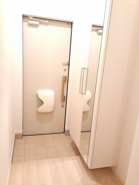 プレージア虫取 玄関