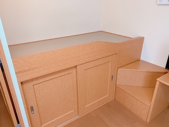 レオパレスウグイス ベッドルーム