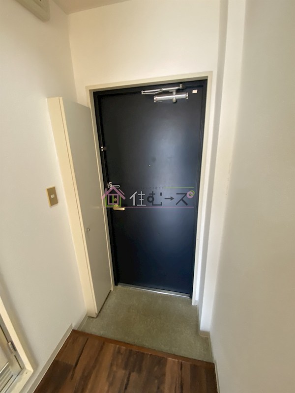 アリーナツムラ 玄関