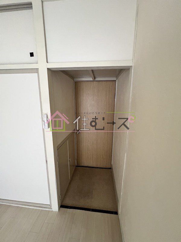 孔雀ハウス 玄関