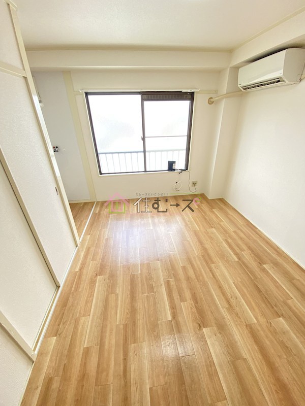 信和ビル ベッドルーム