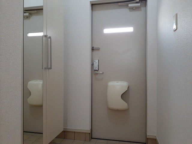 クイーン・カーサ 玄関