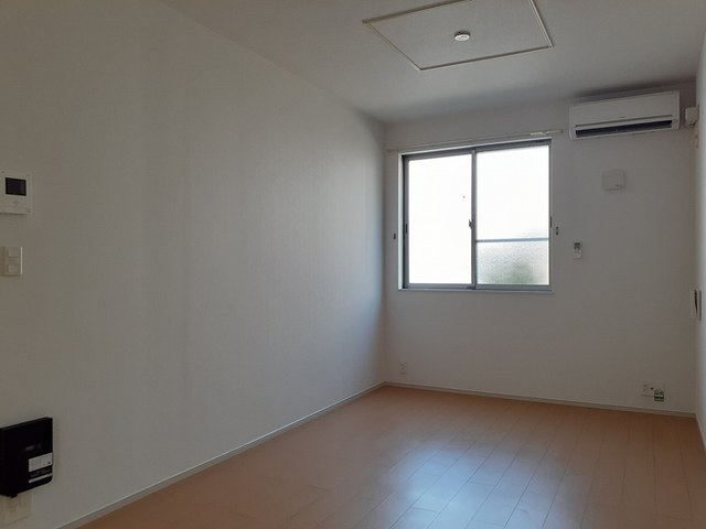 クイーン・カーサ リビング