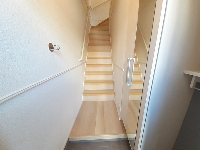 ベル　メゾン忍ケ丘 玄関