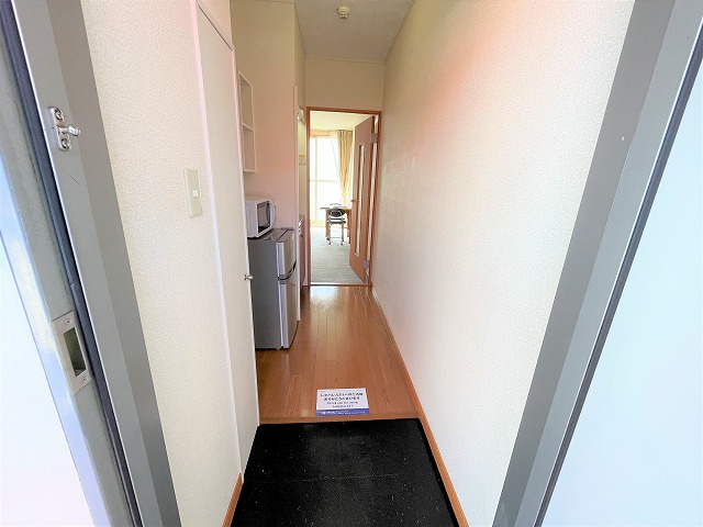 レオパレスパルフェ 玄関