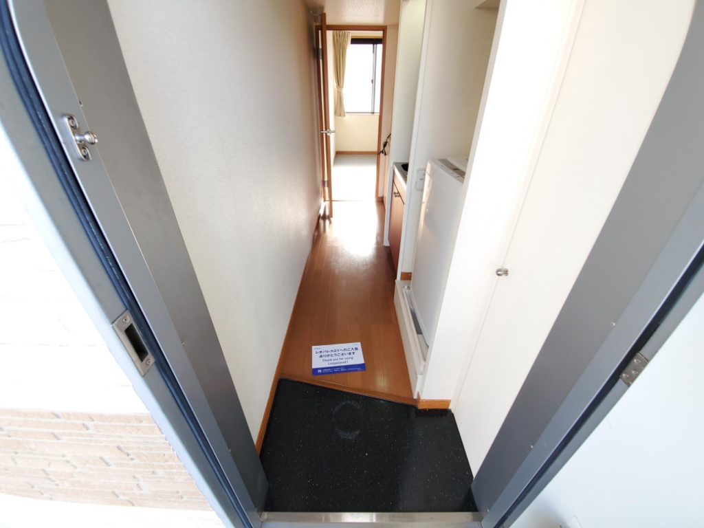 レオパレス佐井寺 玄関