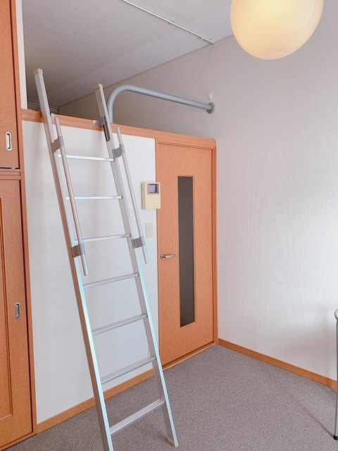 レオパレス武庫川 ベッドルーム