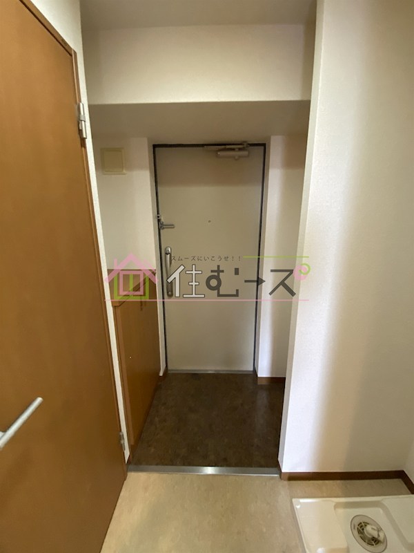 ロジェ今福鶴見 玄関