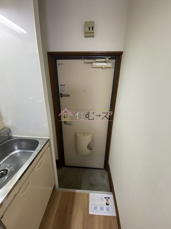 渡辺マンション 玄関