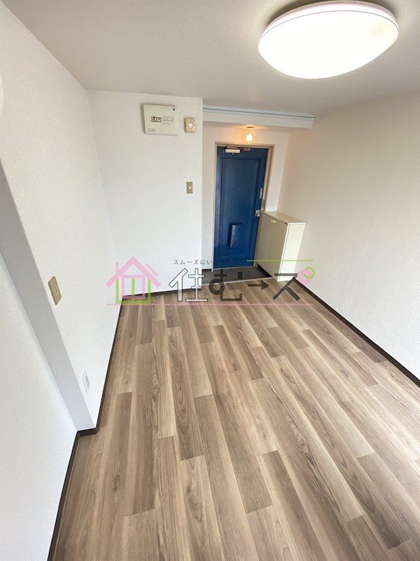 ロイヤル大今里 リビング