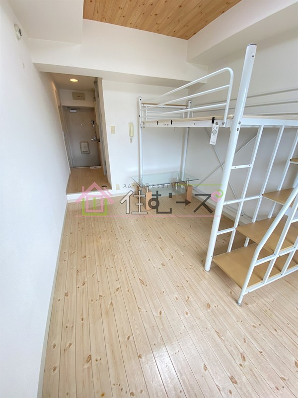 クレストカーサ大今里 リビング