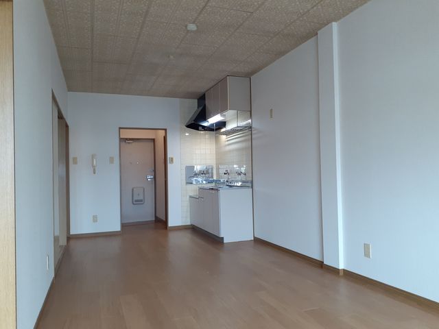 リビエラ八田 リビング