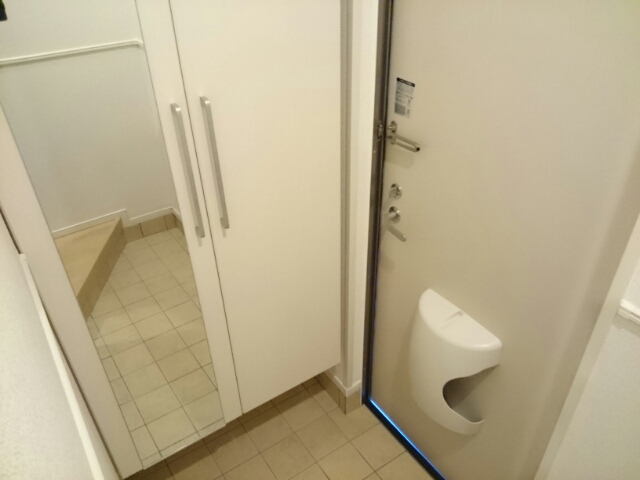 ロイヤル・アイフティⅢ 玄関