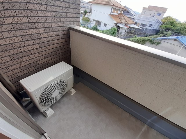 ロイヤル・アイフティⅢ ベランダ