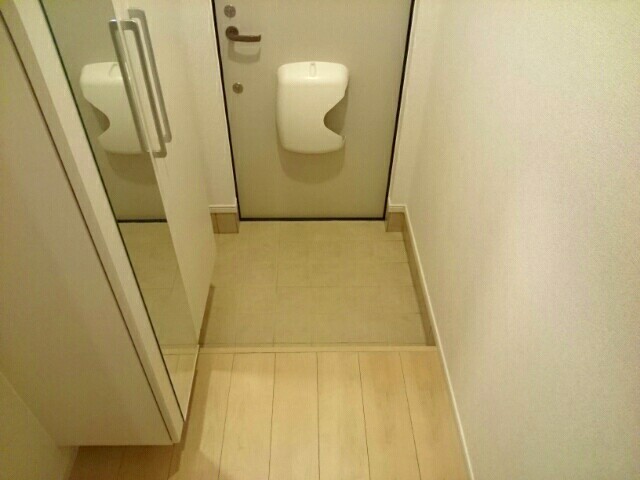 メゾン・ド・カオル 玄関