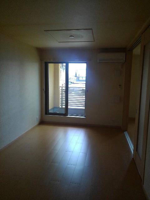 アンソレイエ　忍ヶ丘 リビング