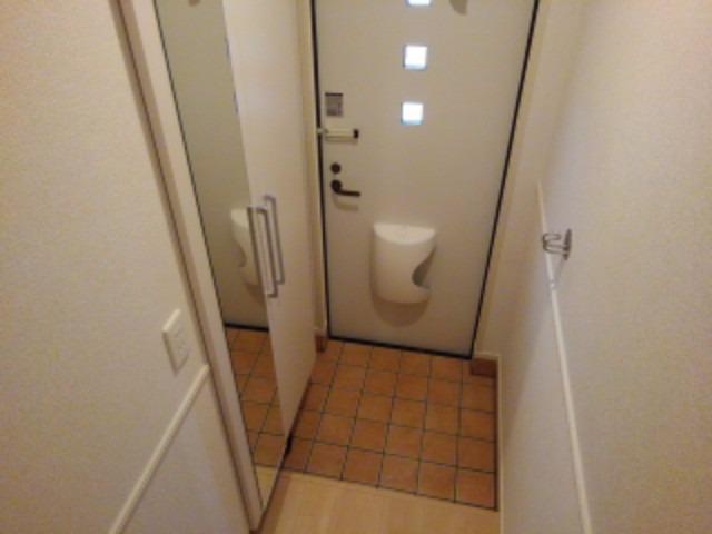 ストロベリーハイツ 玄関