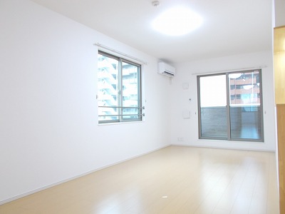 シンフォニア・マキ リビング