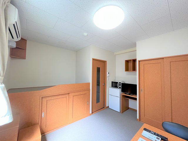 レオパレス板原 ベッドルーム