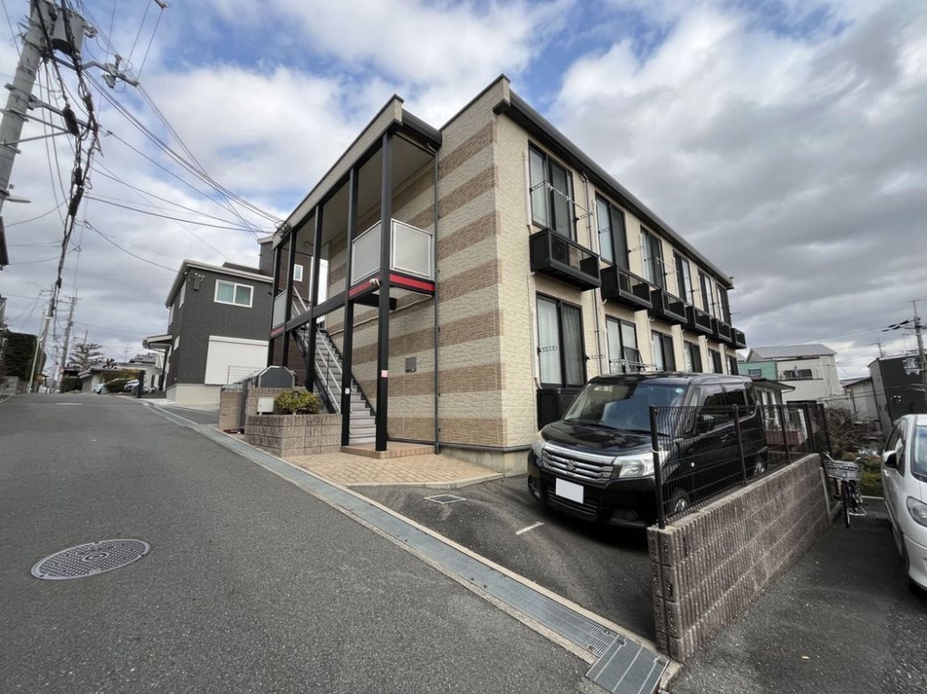 レオパレス刀根山 外観