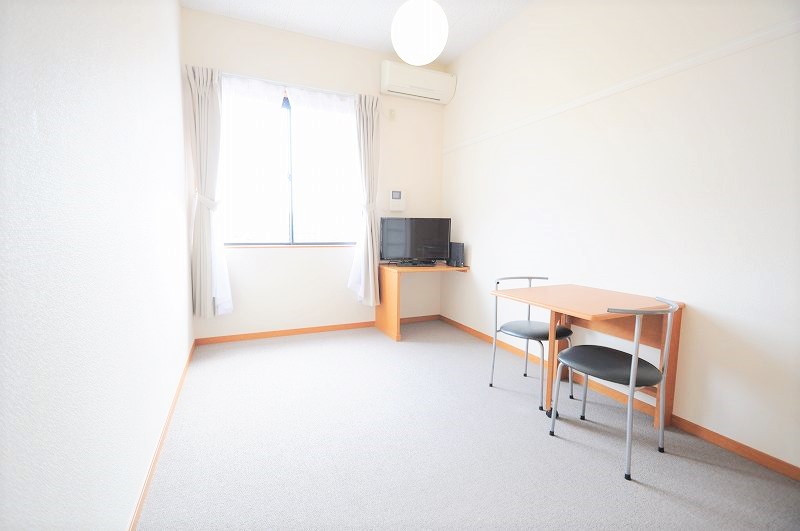 レオパレスＳＡＫＡＢＥ　Ⅱ ベッドルーム