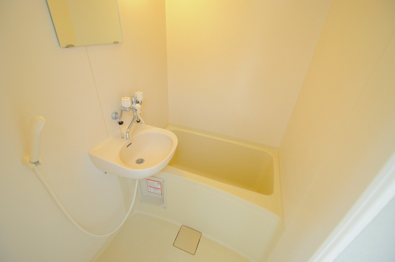 レオパレスエテール 風呂画像