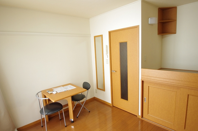 レオパレス東岸和田 リビング