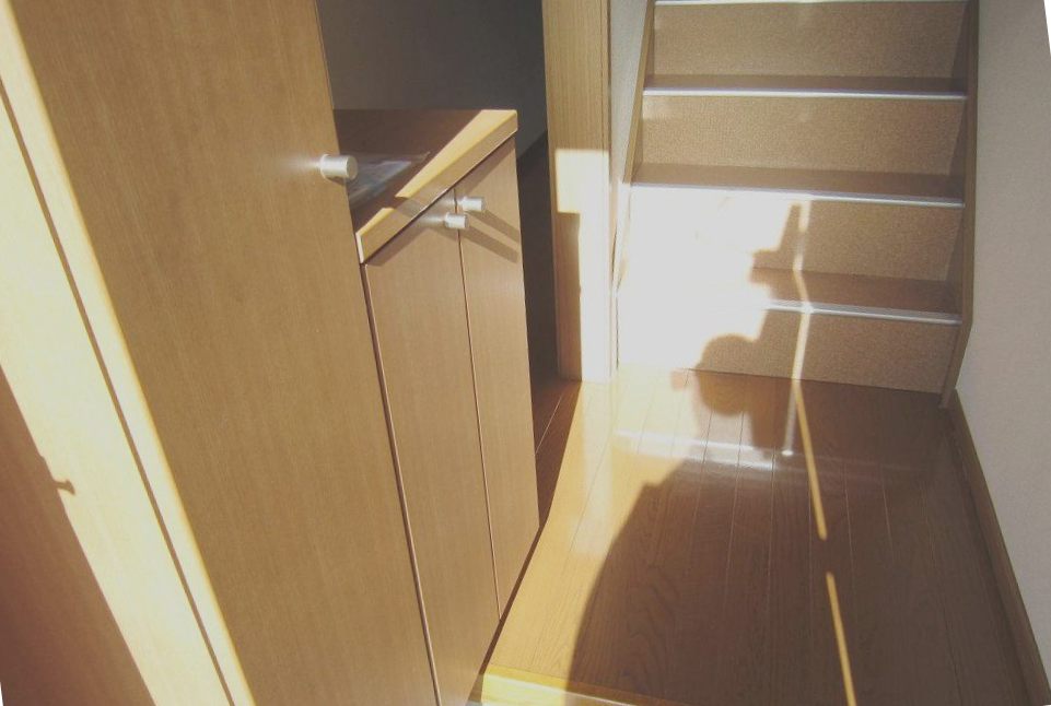 プリムロ－ズＡ 玄関