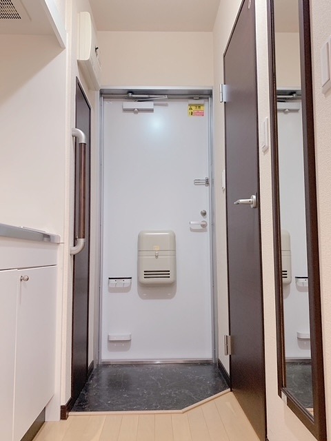 レオネクストエルテⅢ 玄関