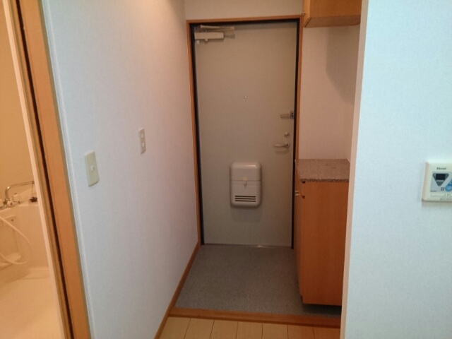 ソレイユ山坂 玄関