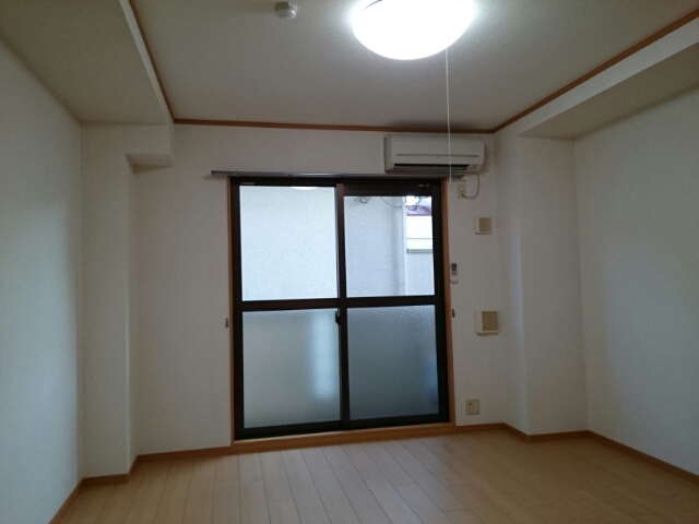 ソレイユ山坂 リビング