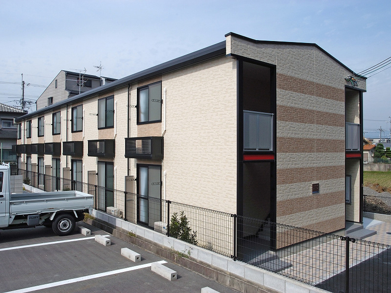 レオパレスプレミール 外観